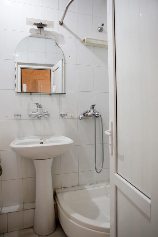 Hotel Mini Erevan Esterno foto