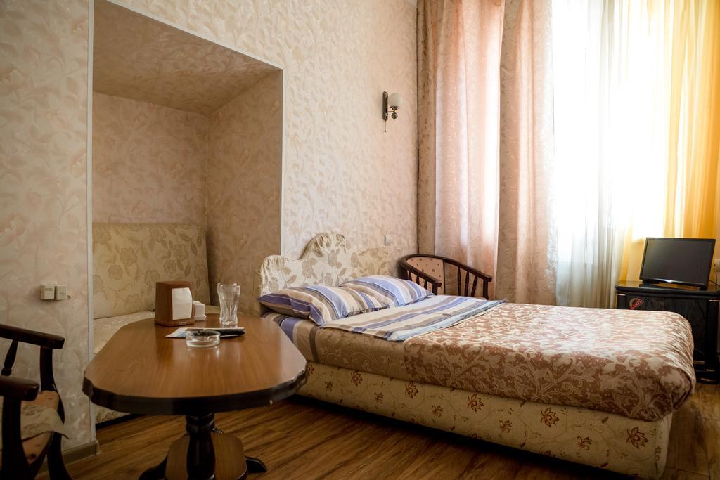 Hotel Mini Erevan Esterno foto