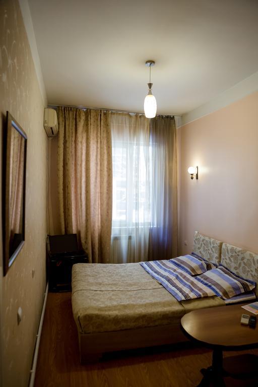 Hotel Mini Erevan Esterno foto