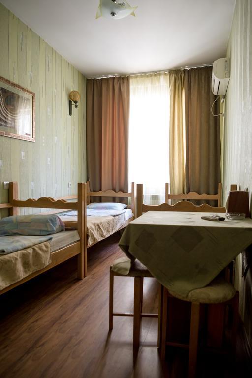 Hotel Mini Erevan Esterno foto